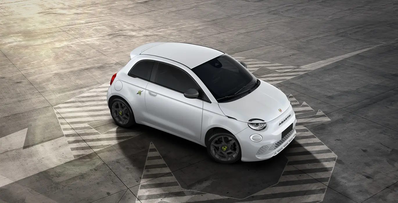 Abarth 500e 42kWh lateral | Avanti Renting