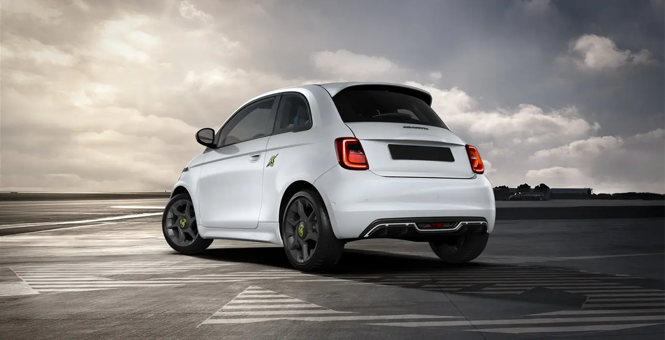 Abarth 500e 42kWh trasera | Avanti Renting