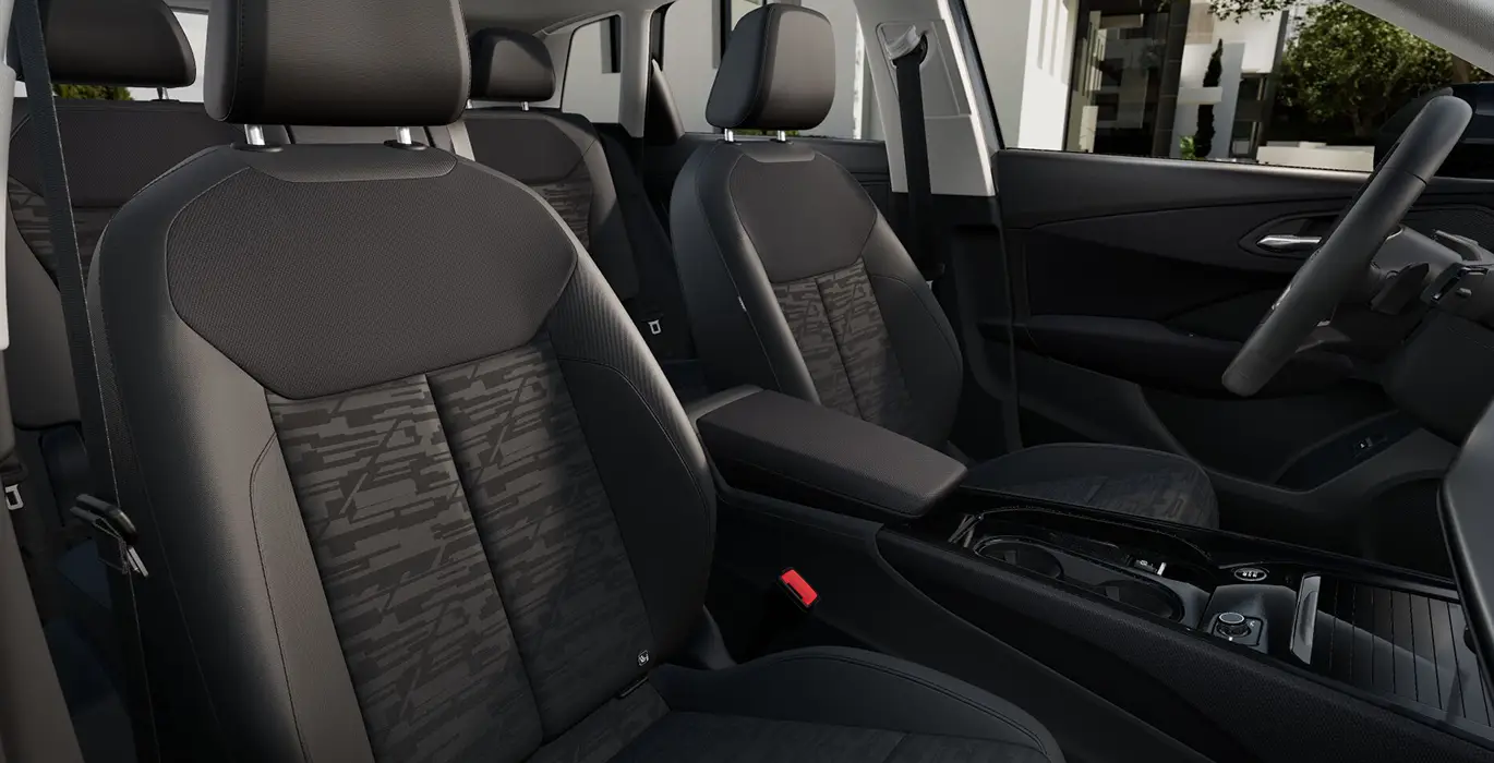 Audi Q3 Advanced TFSI 110kW S Tronic interior delantera II | Avanti Renting