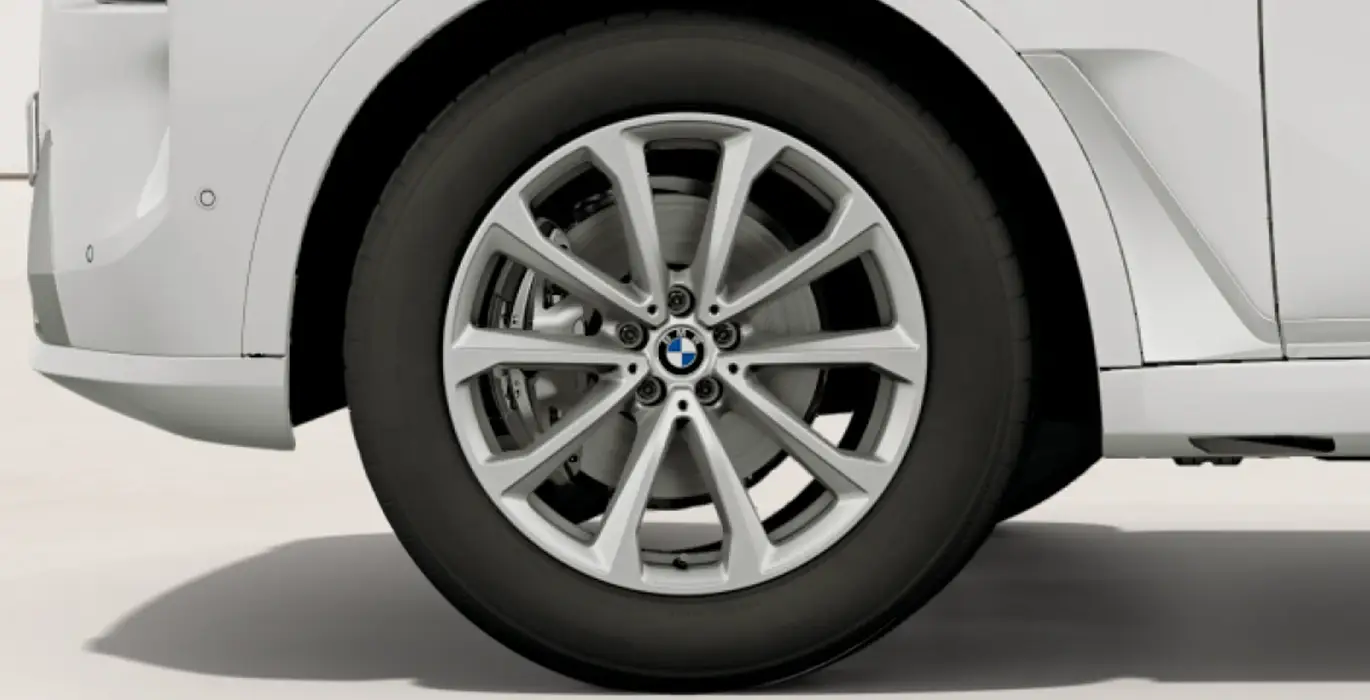 BMW X7 xDrive40i 3 BMW X7 xDrive40i rueda | Avanti Renting