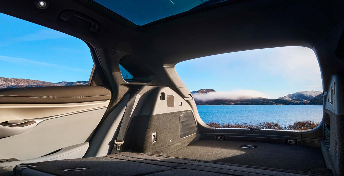 BYD Sealion 7 Comfort 5 BYD Sealion 7 Comfort interior trasera II | Avanti Renting