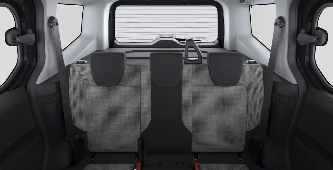 FORD Tourneo Courier Trend 1.0 Ecoboost 125CV M1 II 5 FORD Tourneo Courier Trend 1.0 Ecoboost 125CV M1 interior trasera | Avanti Renting