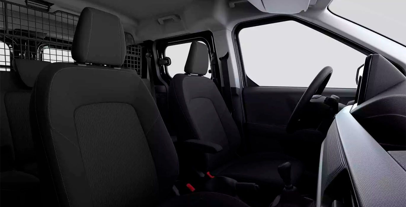 FORD Transit Courier Kombi 1.5 Ecoblue Trend interior trasera 1 | Avanti Renting