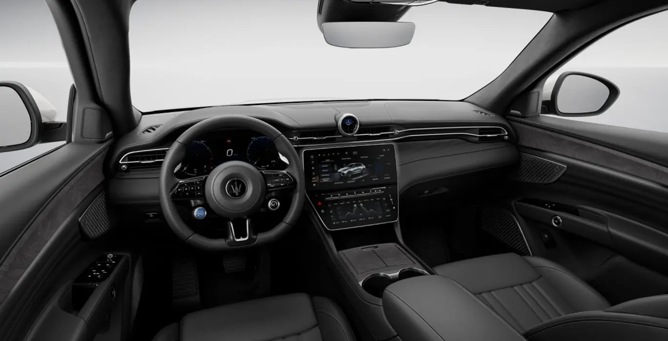 MASERATI Grecale 300 QS 1 MASERATI Grecale 300 QS interior delantera | Avanti Renting