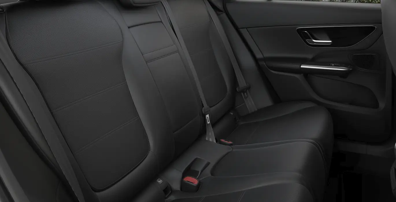 Mercedes Benz GLC Coupe 220D 4MATIC interior trasera | Avanti Renting