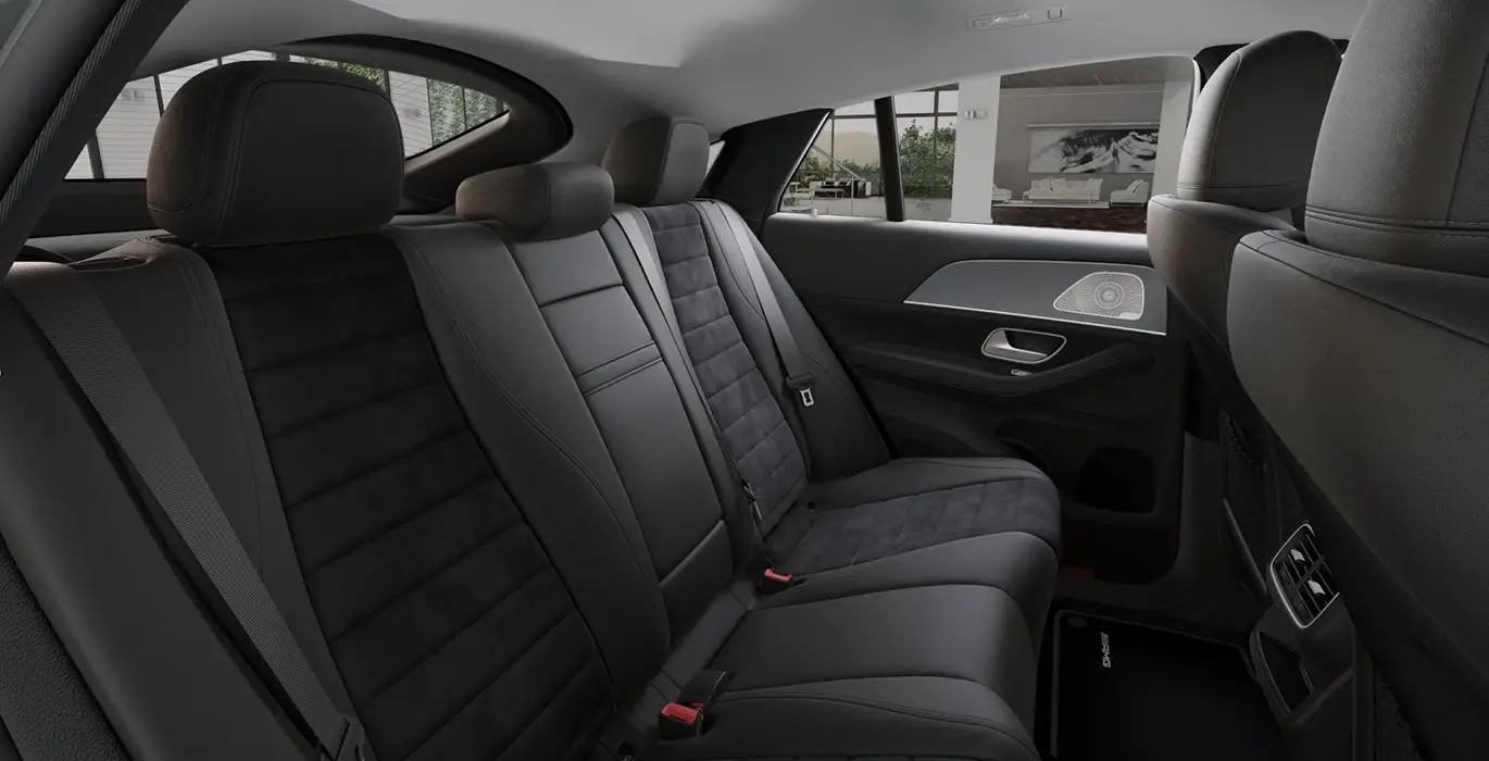 Mercedes Benz GLE 350de 4MATIC Coupe interior trasera | Avanti Renting