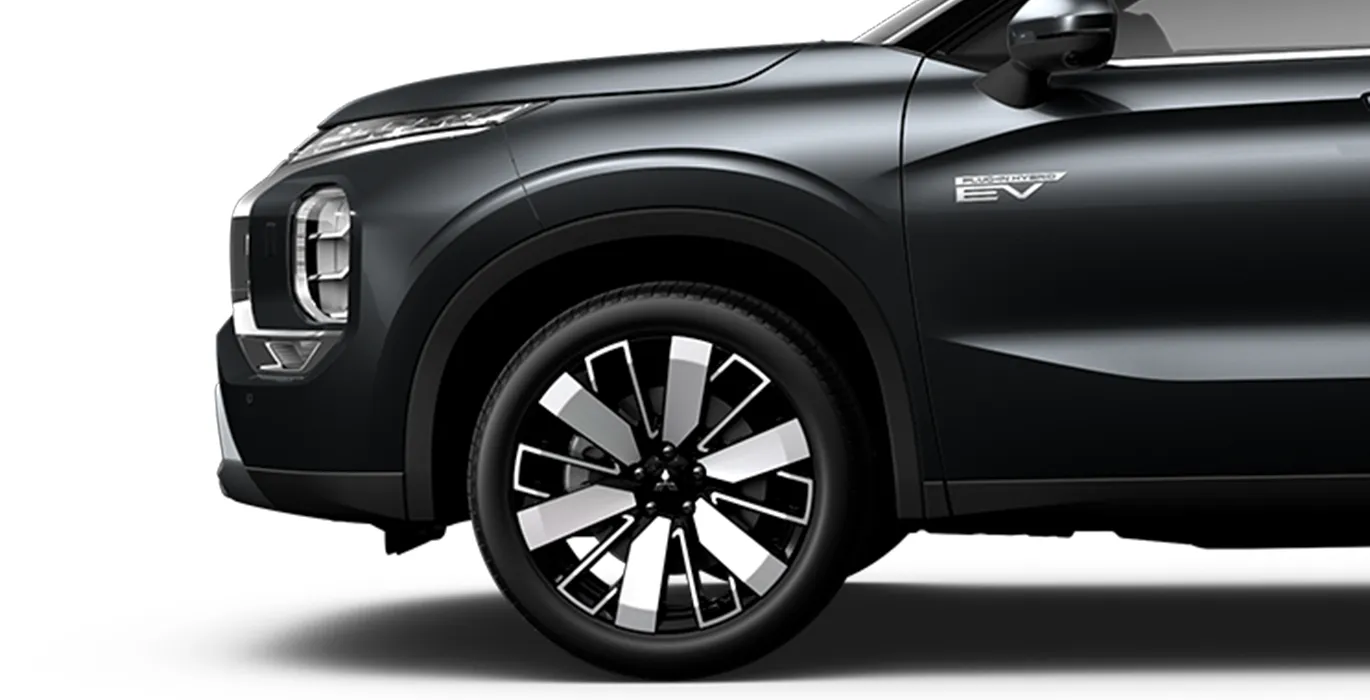 Mitsubishi Outlander PHEV Kaiteki 4WD 306CV rueda negro | Avanti Renting