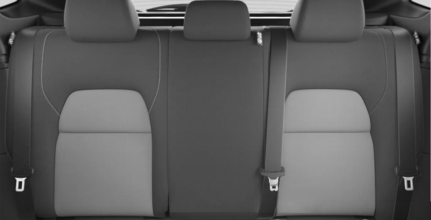 Nissan Qashqai DIG T 117kW 158CV MHEV CVT Acenta interior trasera | Avanti Renting