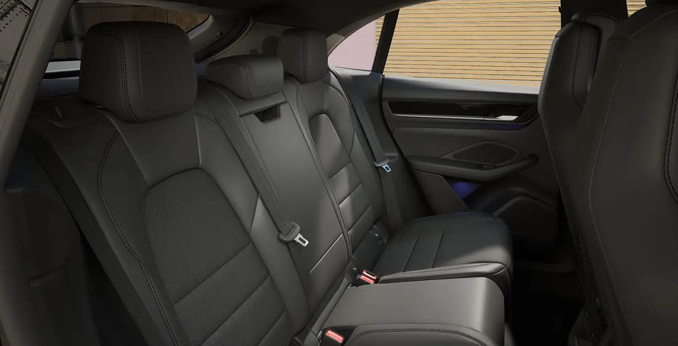 Porsche Macan interior trasera | Avanti Renting