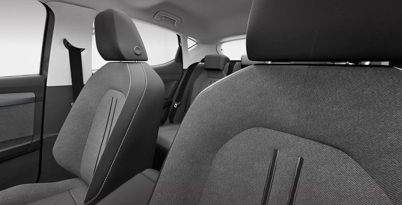 Seat Leon 5P 2.0 TDI StartStop Style XL interior trasera | Avanti Renting