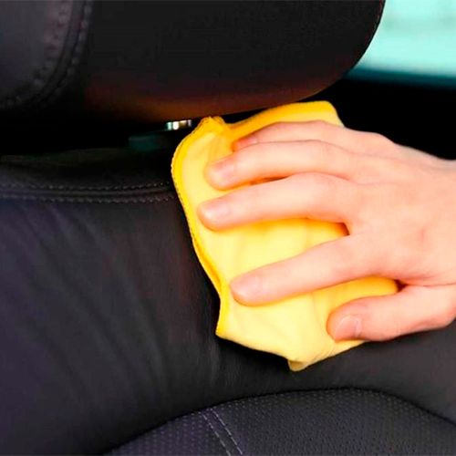 Limpiar la tapicería del coche: Guía práctica 11 manchas tapiceria | Avanti Renting