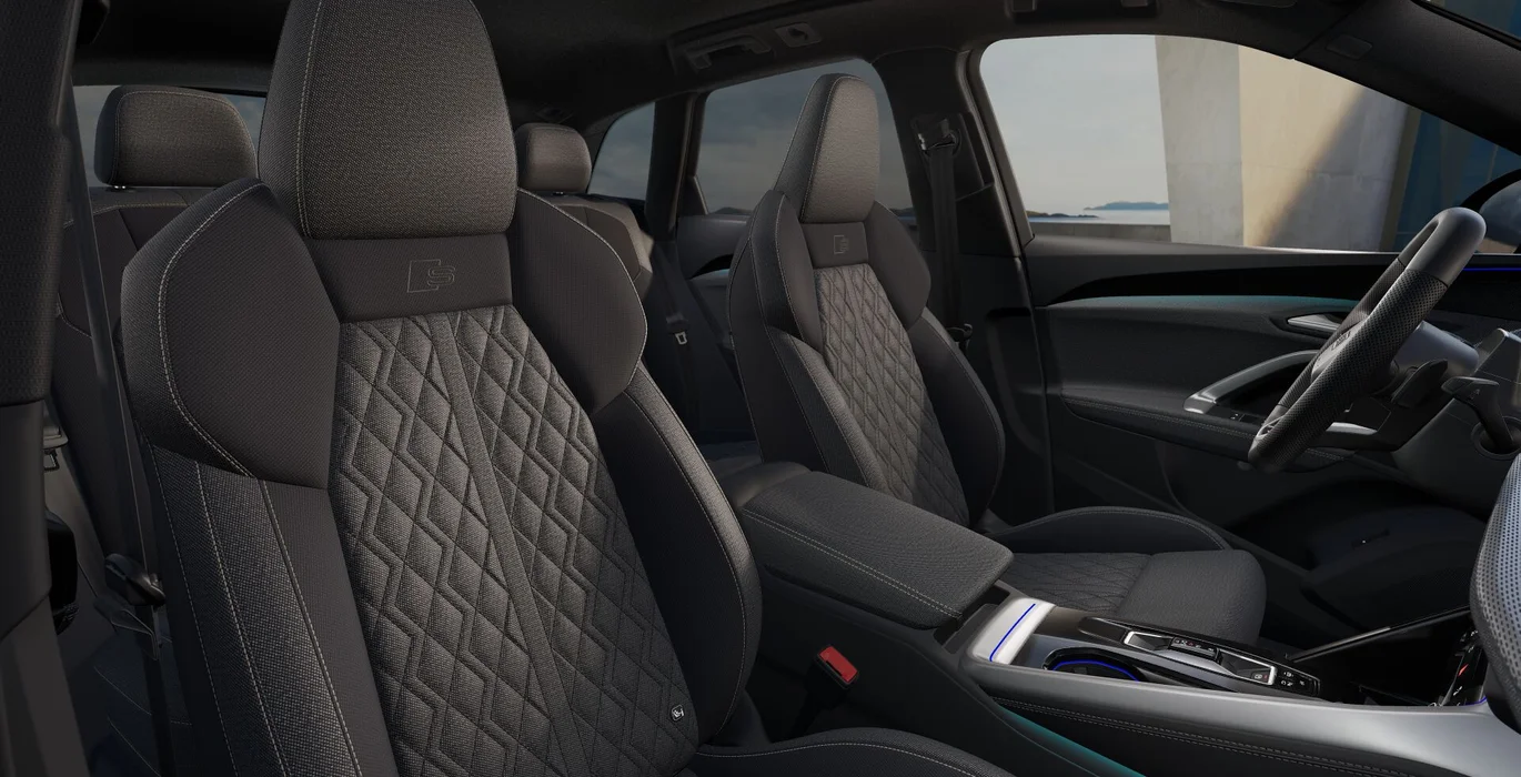 AUDI Q5 SUV S line Edition TDI Quattro S Tronic interior delantera II | Avanti Renting