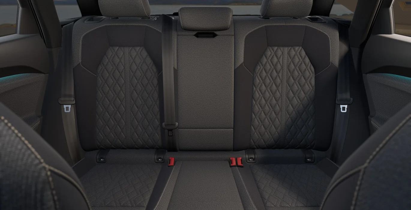 AUDI Q5 SUV S line Edition TDI Quattro S Tronic interior trasera | Avanti Renting
